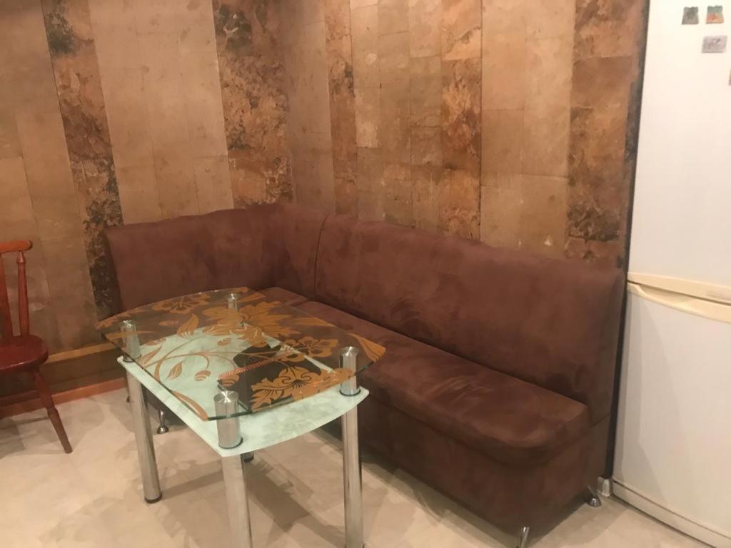 Desyatinnaya Hostel Kiev Bagian luar foto