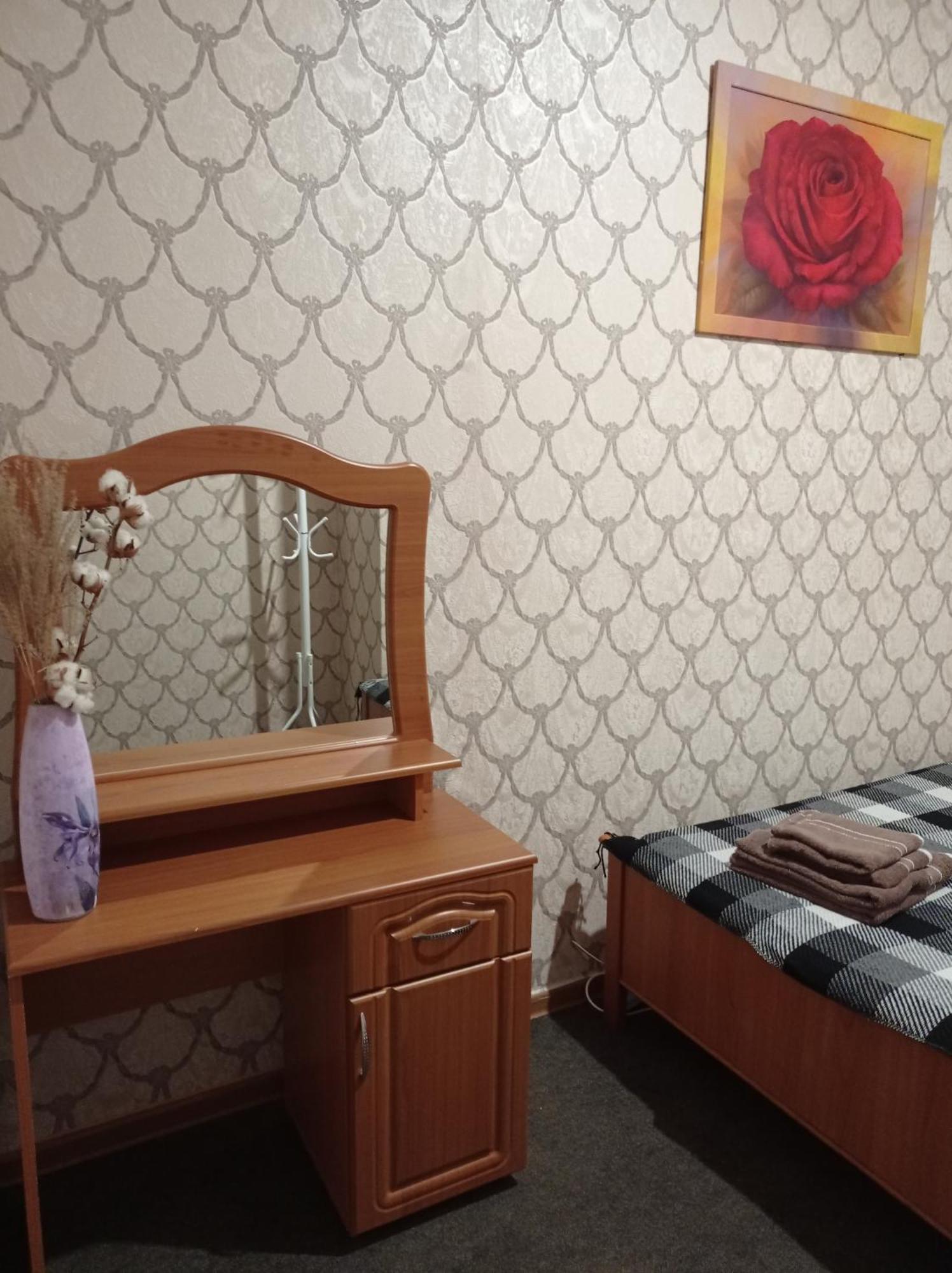 Desyatinnaya Hostel Kiev Bagian luar foto