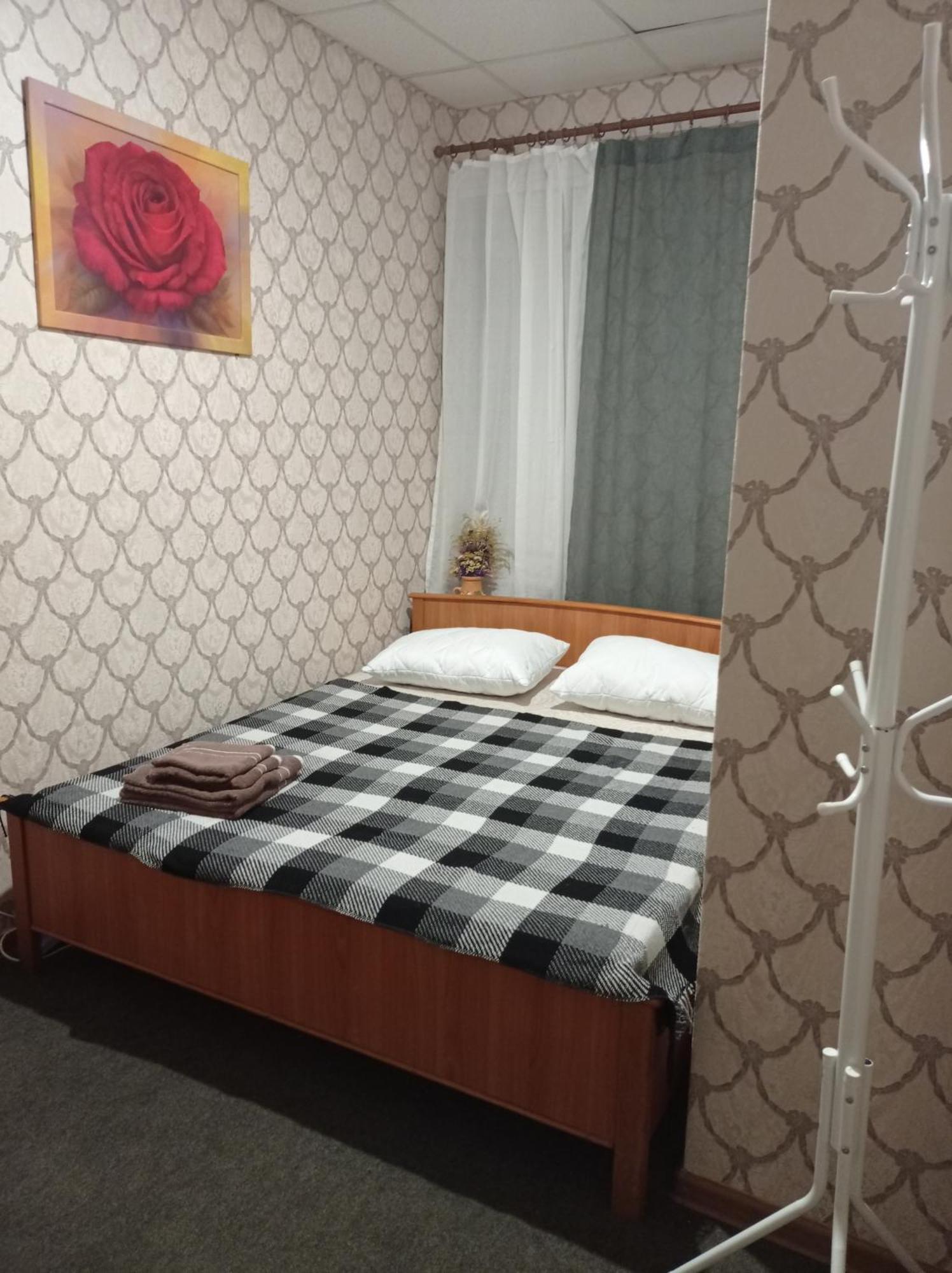 Desyatinnaya Hostel Kiev Bagian luar foto
